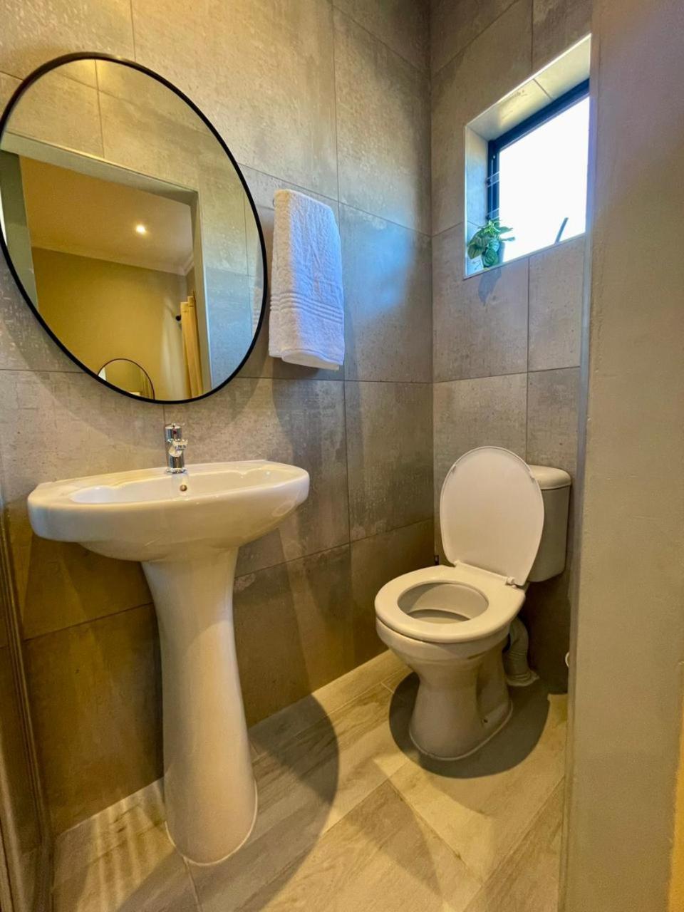 Tehillah On Boom Apartment Bothasig Luaran gambar