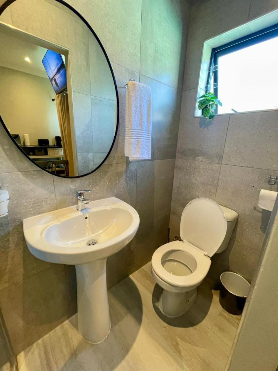 Tehillah On Boom Apartment Bothasig Luaran gambar
